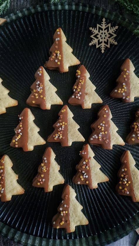 gebackene Tannenbaum Plätzchen verschiedene Größen