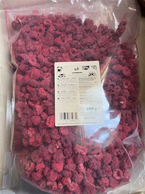 gefriergetrocknete Himbeeren im Schälchen