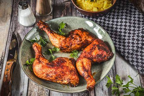 gegrillte-hähnchenschenkel-honigmarinade-teller