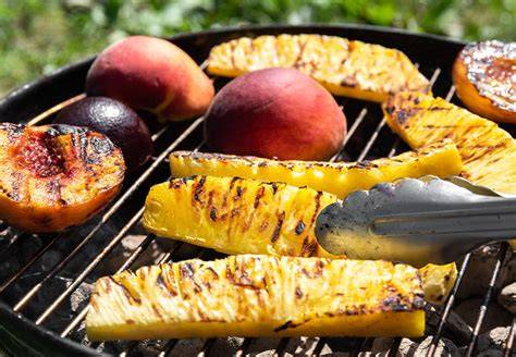 geräucherte Früchte auf dem Grill
