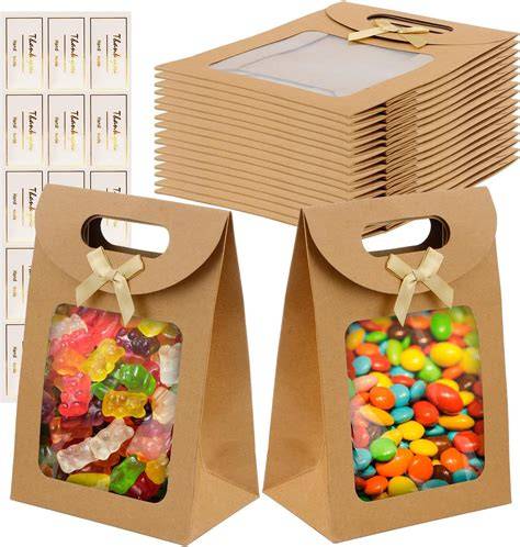 geschenktueten und keksverpackungen mit fenster