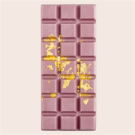 geschenkverpackung-mit-ruby-schokolade-und-blattgold