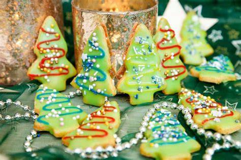 geschichtete Tannenbaum Plätzchen mit Creme