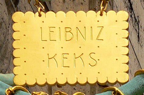 goldener Leibniz Keks am Bahlsen Stammhaus