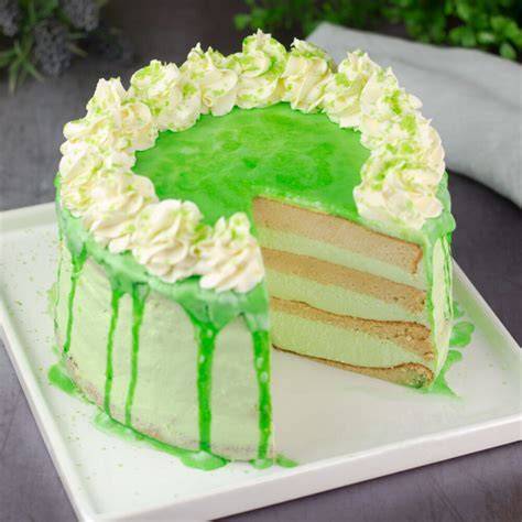 grüne torten varianten waldmeister spinat naked cake collage