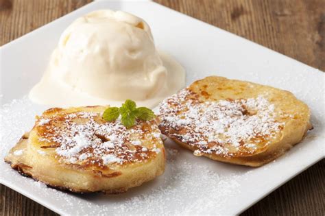großer Pfannencookie mit Vanilleeis