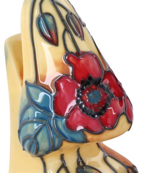 handbemalter schoggi-hase in eleganter verpackung
