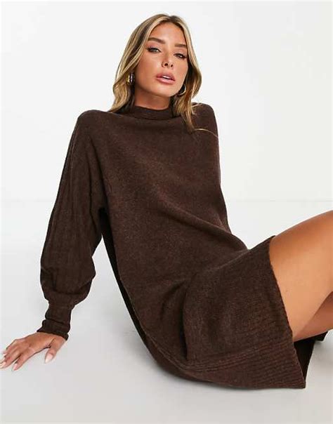 herbstlicher Lagenlook braunes Strickkleid mit Wollmantel