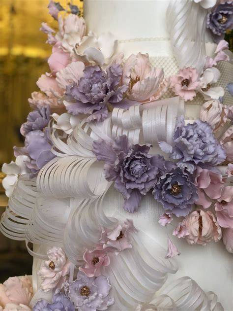 hochzeitstorte_fondantdeko_blumen_schleifen