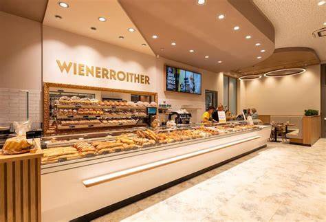 innenansicht backwarentheke bäckerei