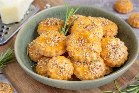 käseplätzchen mit Körnern bestreut
