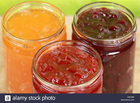 kaltgerührte Marmelade im Glas