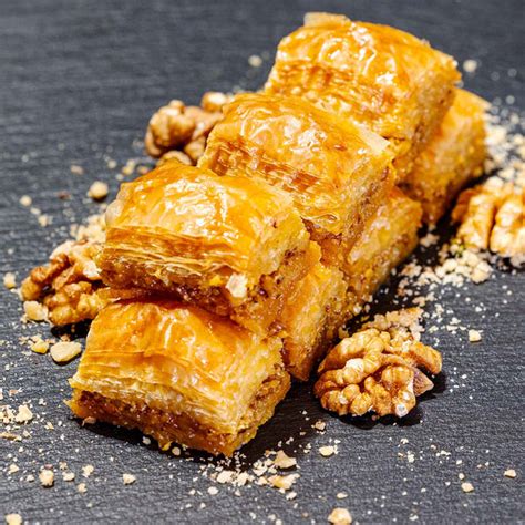 klassische Baklava im Anschnitt