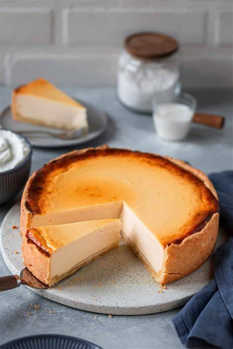 klassischer Käsekuchen im Anschnitt
