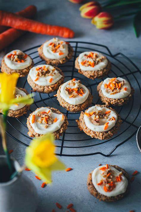 kleine Auswahl: Carrot Cake, Ricottakuchen, Birnentorte und Rhabarber-Tarte in Mini-Form