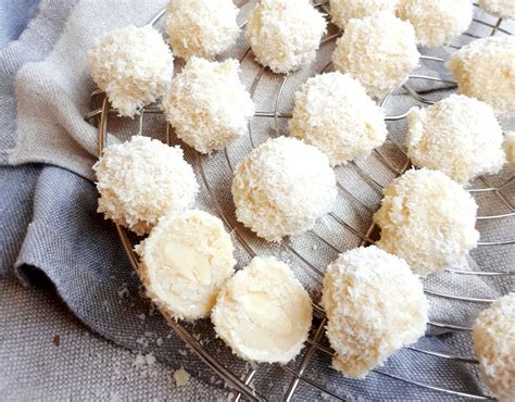 kokos mandel pralinen aus weißer schokolade und kondensmilch