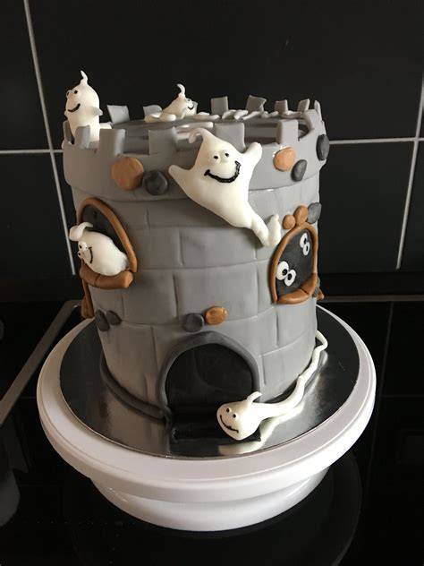 lakritz torte dekoration und fondant gespenster