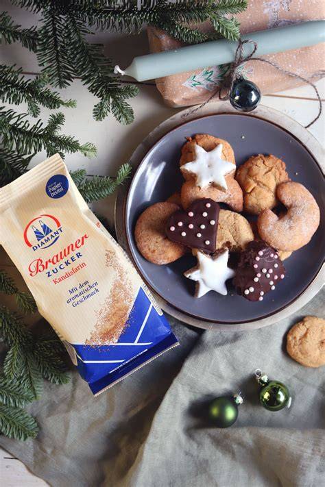 lebkuchen und spekulatius mit braunem zucker