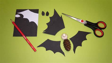 modellierte Fledermaus mit Flügeln und Ohren aus Fondant