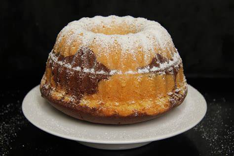 moderne Gugelhupf-Variationen, Schoko-Mini-Gugel und Marmorgugelhupf