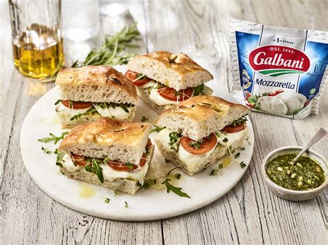 mozzarella focaccia