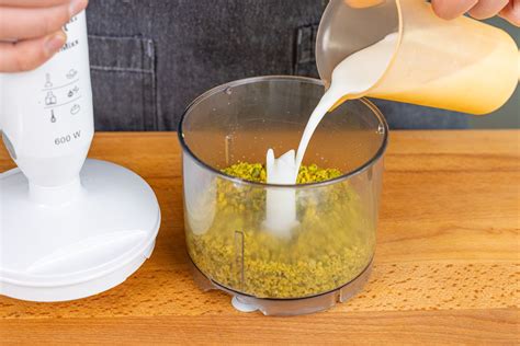 pistaziencreme-herstellung-mixer
