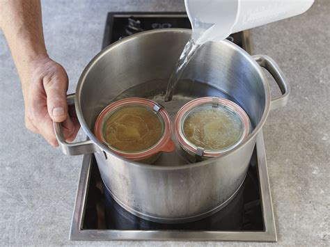 prozess trocken einkochen, gläser im Wasser
