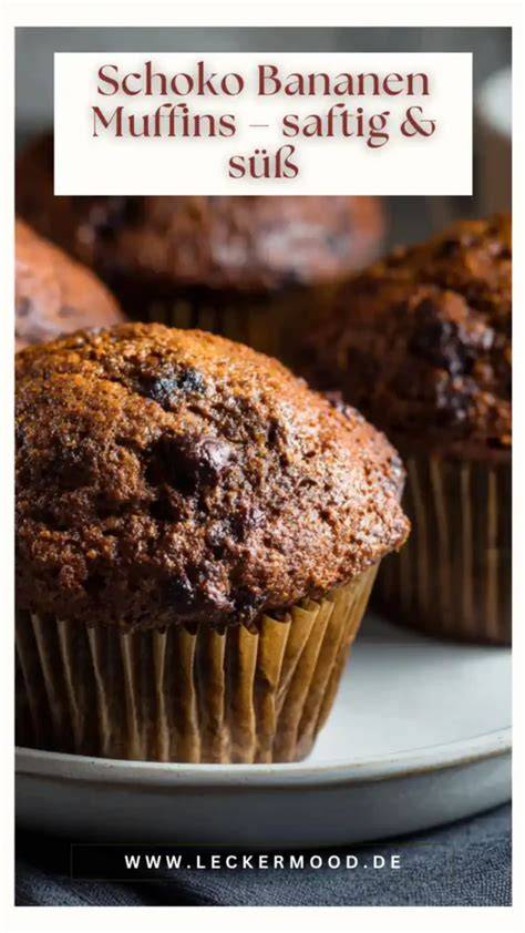 reife Bananen und Muffins