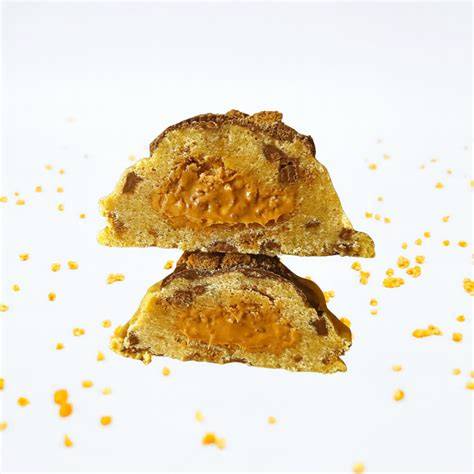 schema: gefüllter cookie querschnitt mit teigmantel und erdnussbutter-nutella-kern