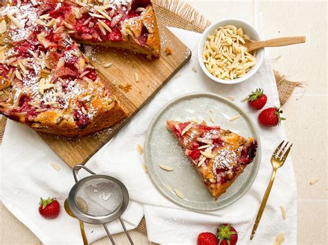 schokoladiger veganer erdbeerkuchen mit haselnusspudding