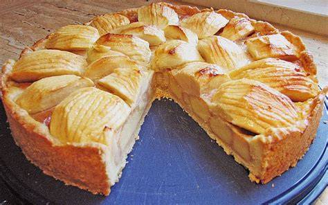 schwäbischer Apfelkuchen auf Kaffeetafel