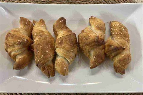 tiefgefrorene Croissants und Kühltemperatur