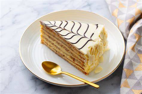 torta mit karamellfüllung anschnitt