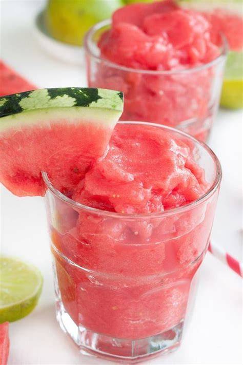 variante erdbeer wassermelone limette glas und fruechte