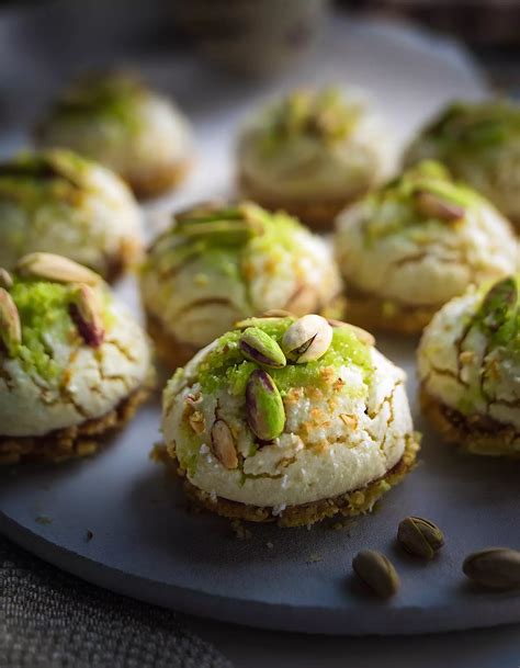 varianten-teller: kakaomantel, kokos, pistazie, chili, goldene zuckerperle