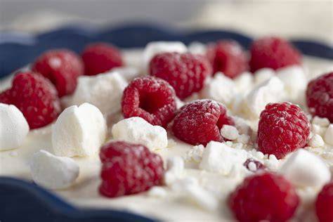 variation_amaretti_baiser_himbeeren