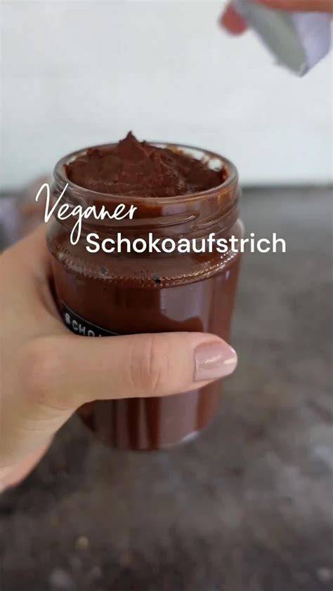 veganer Schokoaufstrich im Schälchen