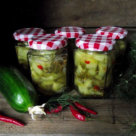vergleich: verschiedene gewürzmischungen in honig chili gurken