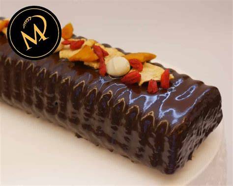 vergleich glasur weiß: feste glasur vs ganache auf kuchenhälften