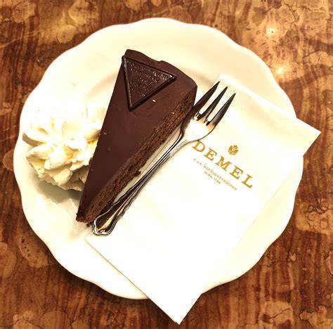 vergleich original sacher-demel torten