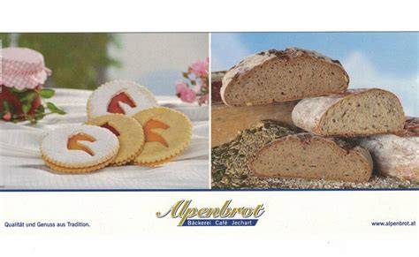 verschiedene Apfelkuchen-Sorten aufgeschnitten
