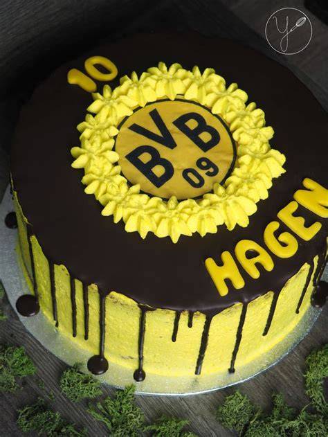 verschiedene BVB Kuchen mit und ohne Fondant