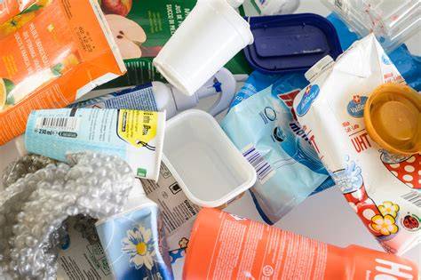 verschiedene Cremepulver Verpackungen