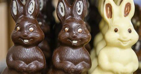 verschiedene Schoko-Osterhasen im deutschen Einzelhandel