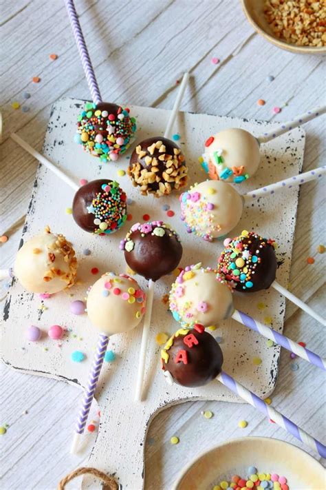 verschiedene Varianten und Dekors von Cake Pops