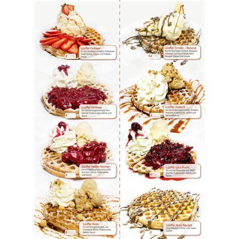 verschiedene Waffelvariationen mit Toppings