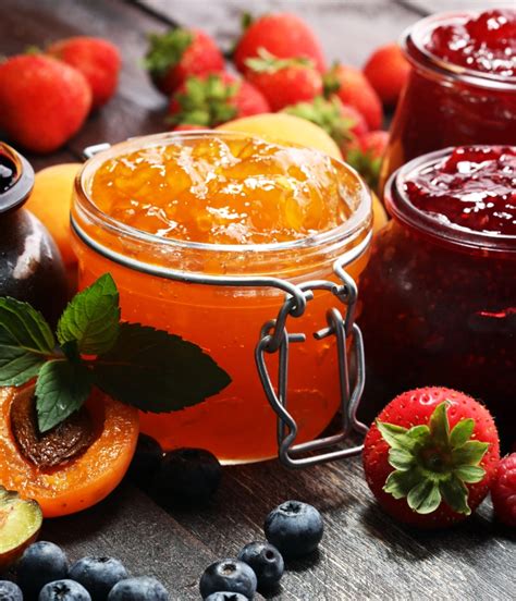 verschiedene frische Früchte für Konfitüre