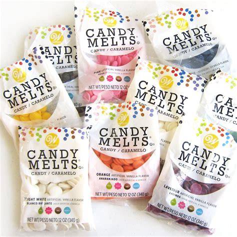 verschiedene gefärbte Candy Melts in Schalen