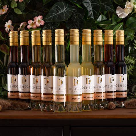 verschiedene gewürze und liköre für marmelade