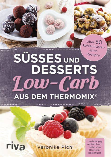 verschiedene low carb desserts mit frucht und schokolade